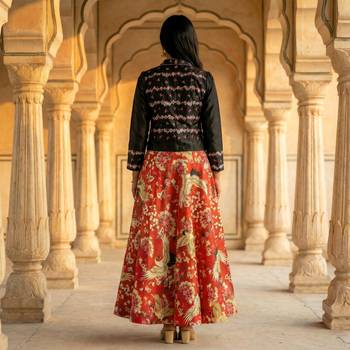 Multicolour Semistitched Croptop Choli With Unstitched Blouse 2