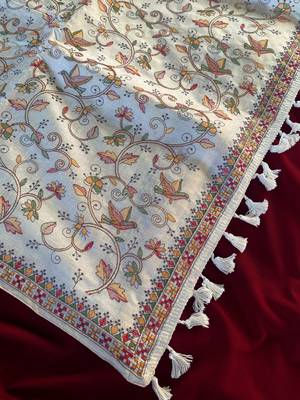 Cream loom tussar saree with all over designer embroidery 2