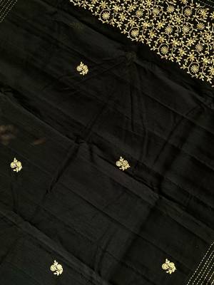 Black matka silk saree with all over designer embroidery 4