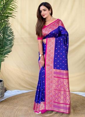 Royal blue soft silk saree with zari woven border and contrast zari pallu 3