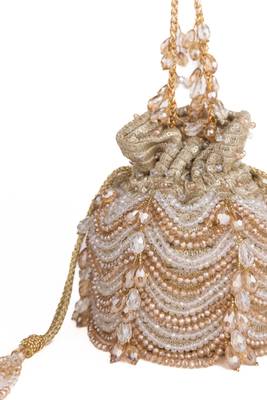Gulzar gold & silver georgette embellished bucket bag 2