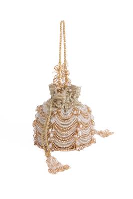 Gulzar gold & silver georgette embellished bucket bag 3