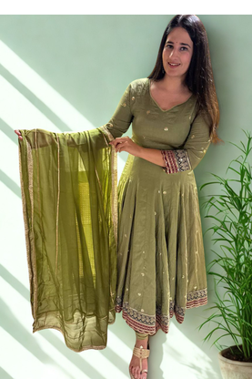 Green Heavy Silk With Sequence And Embroidery Work With Pant &Dupatta 3pc set 3