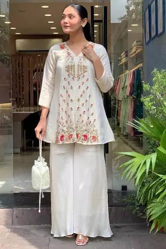 Off white silk heavy thread embroidery work kurta with palazzo