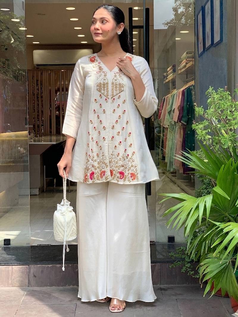 Off white silk heavy thread embroidery work kurta with palazzo