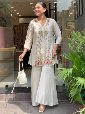 Off white silk heavy thread embroidery work kurta with palazzo 2