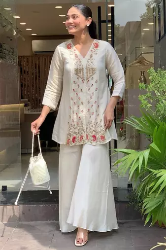 Off white silk heavy thread embroidery work kurta with palazzo
