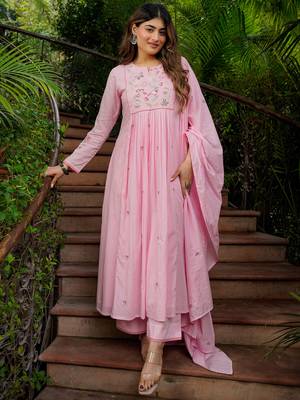 Pink chanderi silk heavy thread embroidery work kurta pant set 1