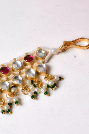 Gold supraja kundan mathapatti
