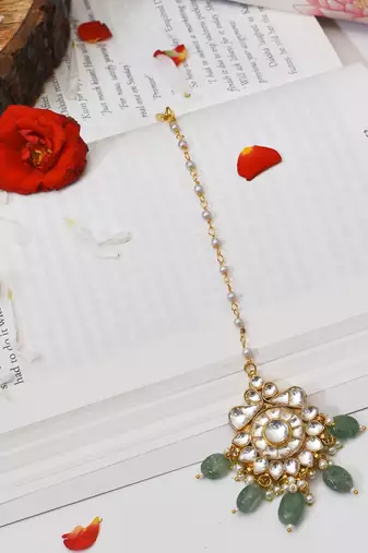 Gold chandasri kundan maangtikka (mint green)