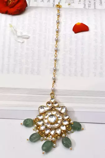 Gold chandasri kundan maangtikka (mint green)