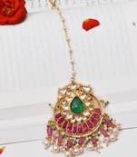 Gold gayatri kundan maangtikka