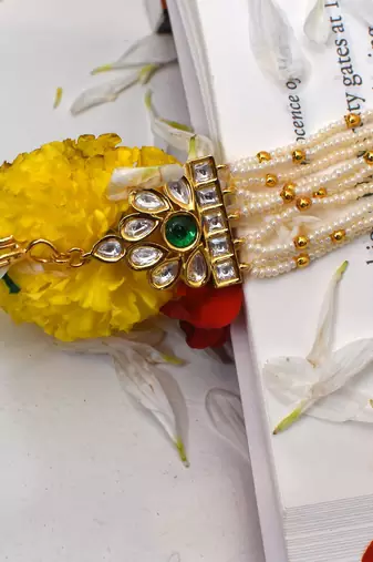 Gold gunjan polki sheespatti