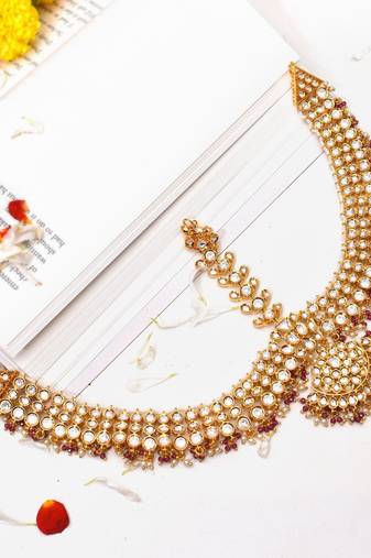 Gold amba polki mathapatti