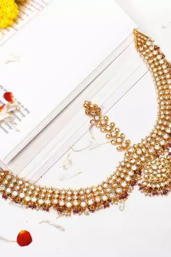 Gold amba polki mathapatti