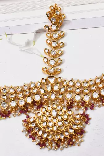 Gold amba polki mathapatti