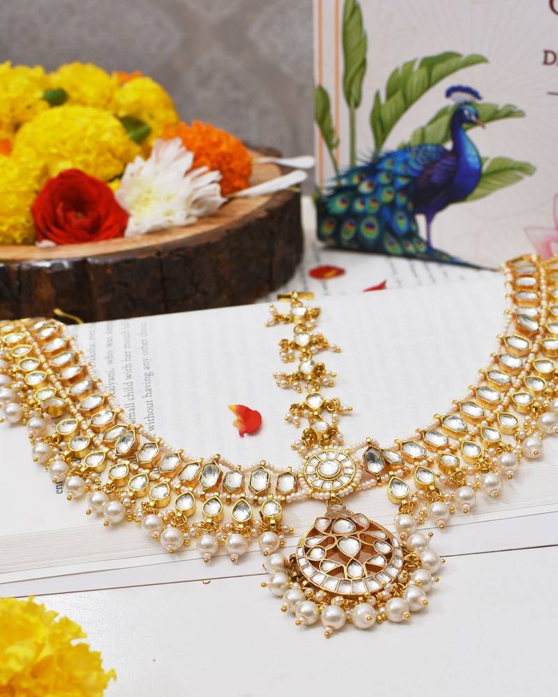 Gold jivika  kundan mathapatti