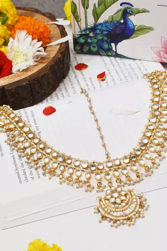 Gold jhanvi kundan mathapatti