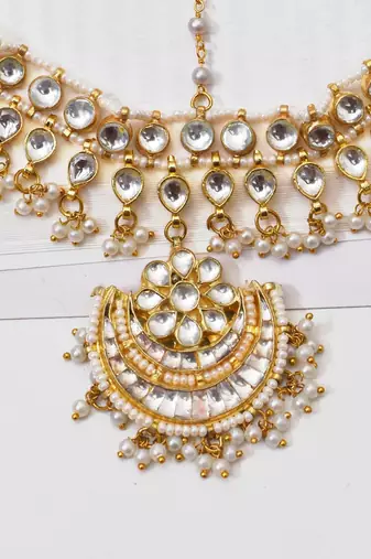 Gold jhanvi kundan mathapatti