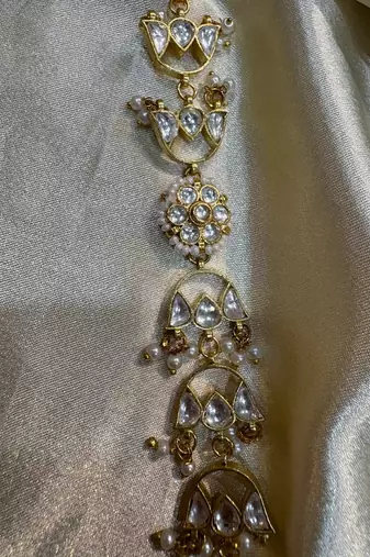 Gold hiral kundan mathapatti