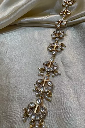 Gold brinda kundan mathapatti
