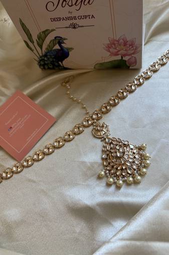 Gold aavanthi polki mathapatti