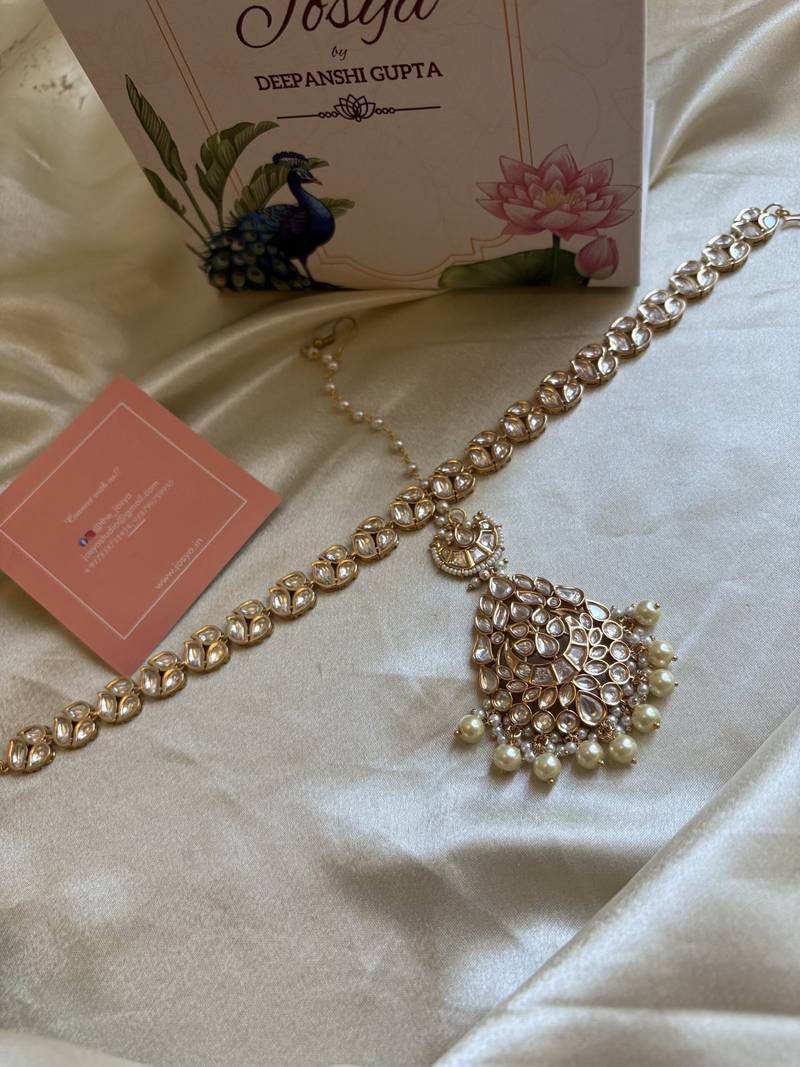 Gold aavanthi polki mathapatti