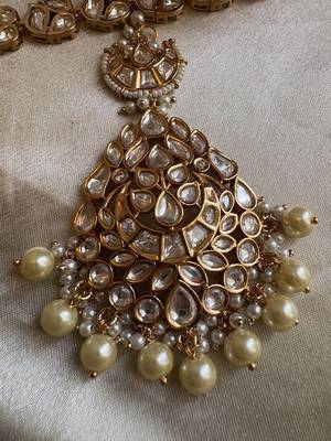 Gold aavanthi polki mathapatti 3