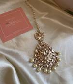 Gold aavanthi polki maangtikka