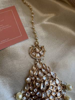 Gold aavanthi polki maangtikka 3