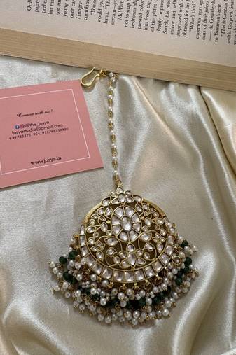 Gold ruchita bigsize kundan maangtikka