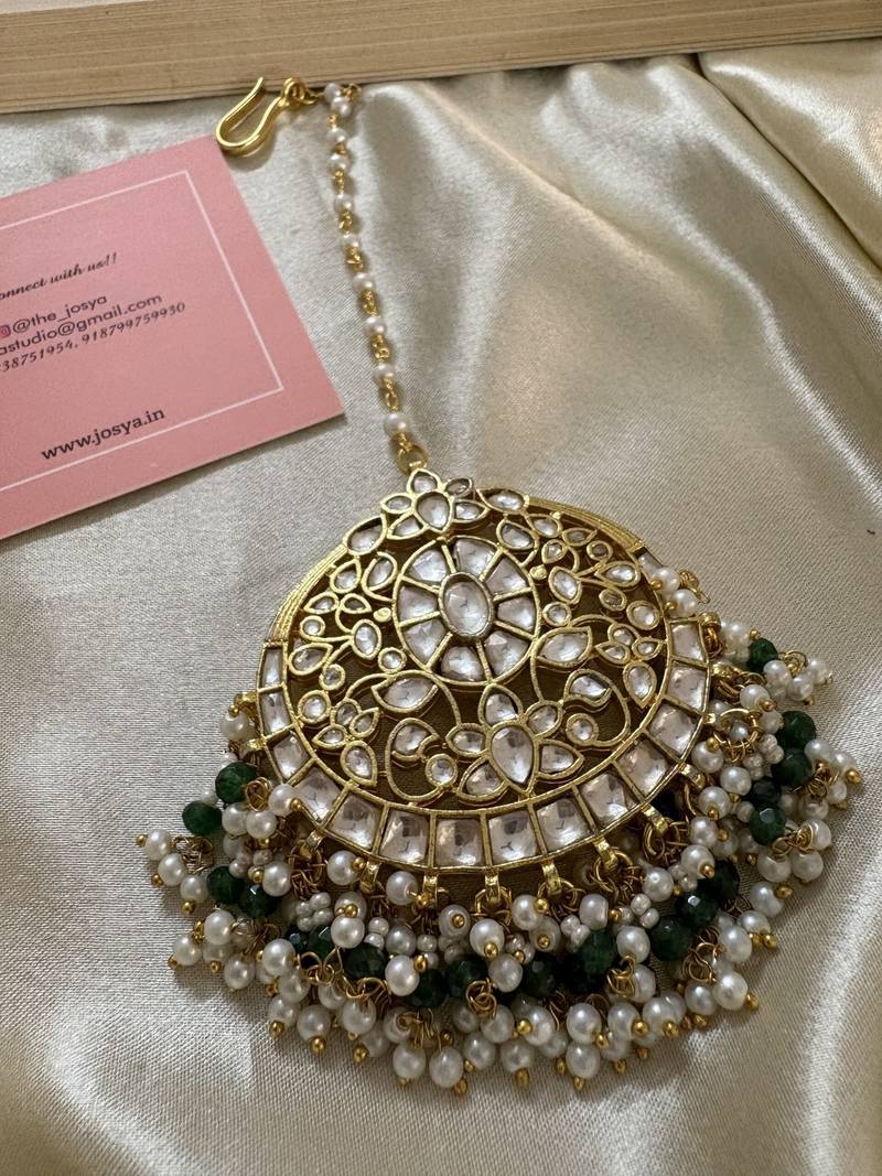 Gold ruchita bigsize kundan maangtikka
