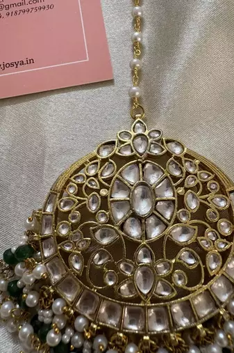 Gold ruchita bigsize kundan maangtikka