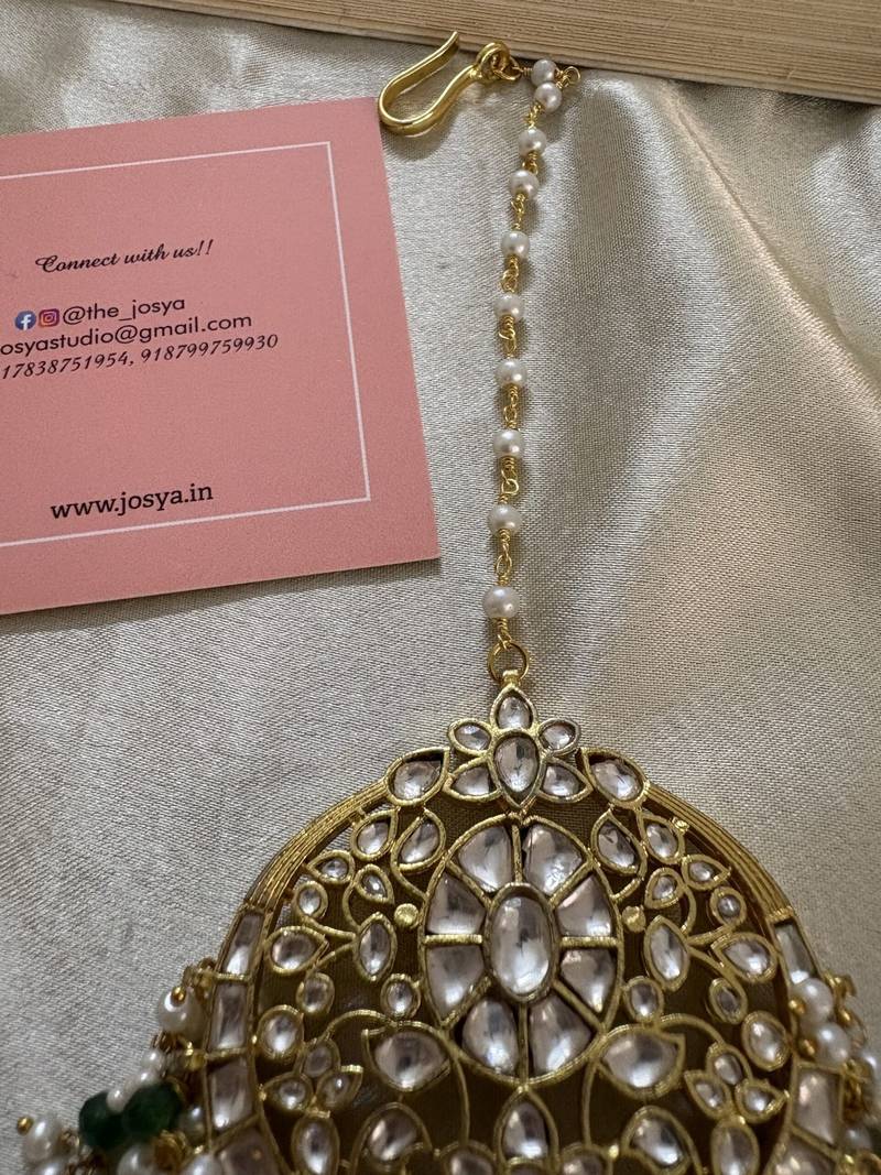 Gold ruchita bigsize kundan maangtikka