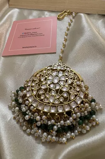 Gold ruchita bigsize kundan maangtikka