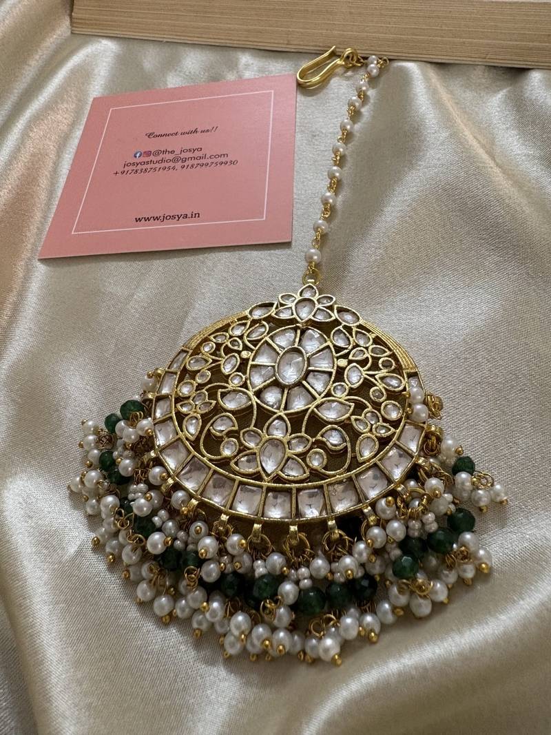 Gold ruchita bigsize kundan maangtikka