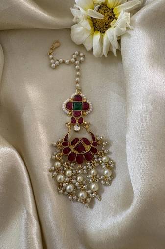 Gold juhi kundan maangtikka