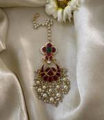 Gold juhi kundan maangtikka