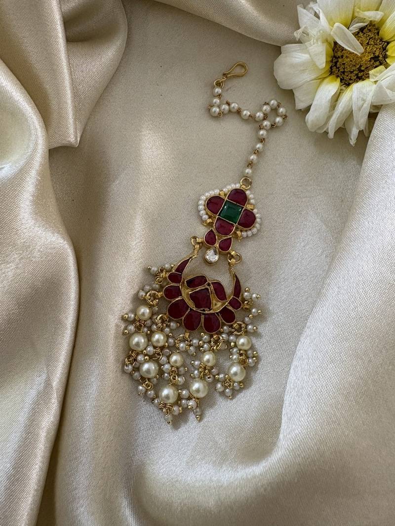 Gold juhi kundan maangtikka