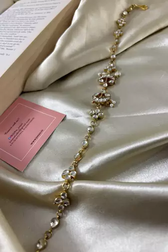 Gold jamilla kundan mathapatti