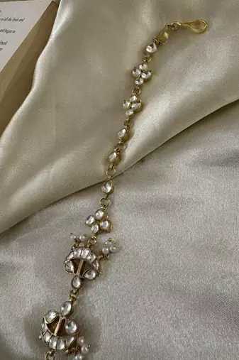 Gold jamilla kundan mathapatti