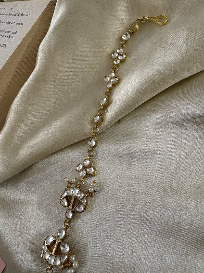 Gold jamilla kundan mathapatti