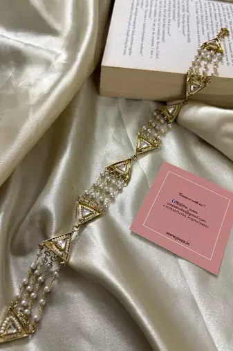 Gold nandi kundan mathapatti