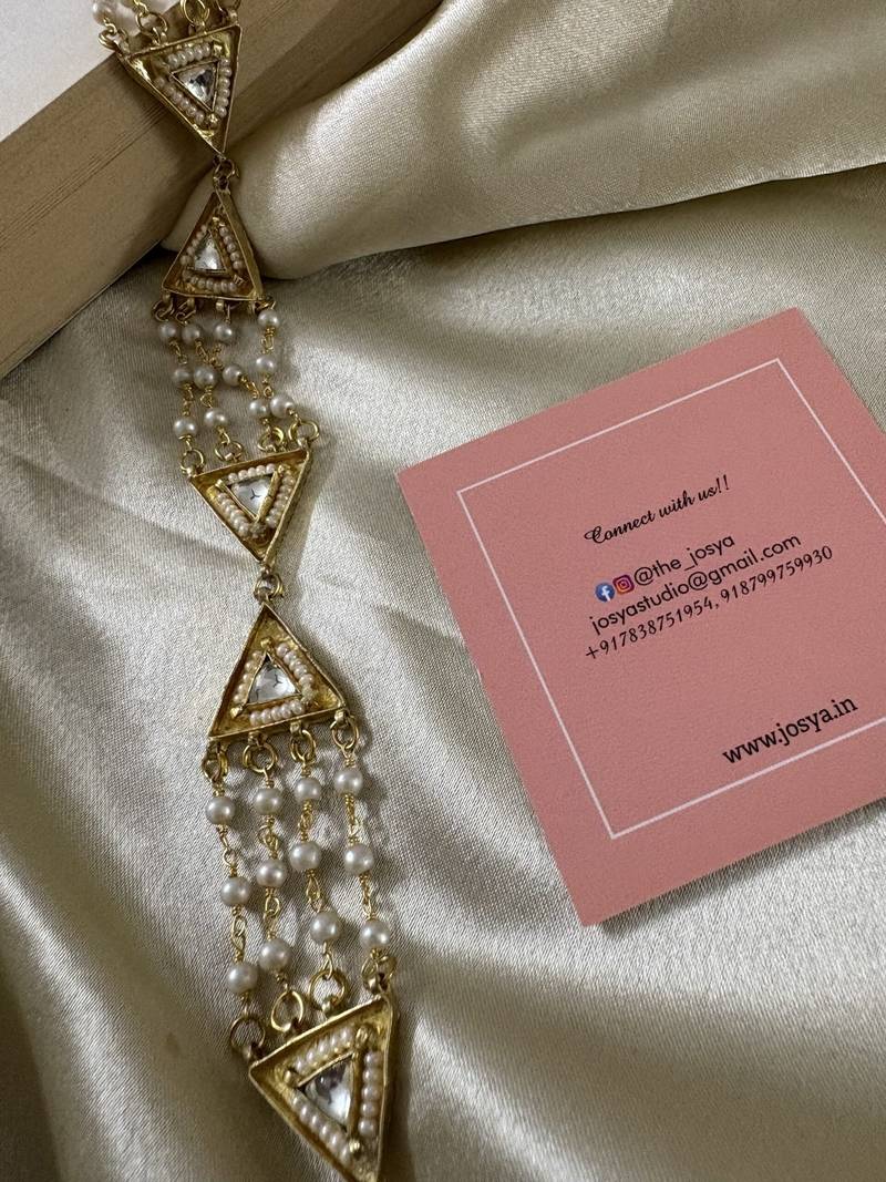 Gold nandi kundan mathapatti