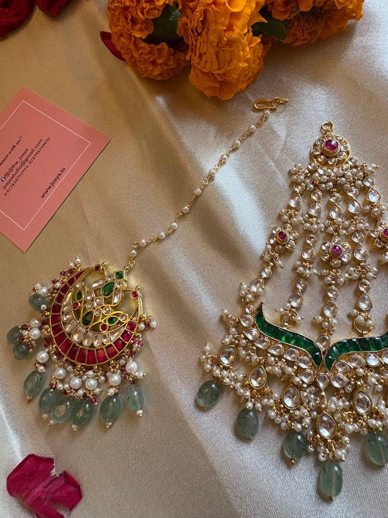 Gold ahalya colored maangtikka with passa