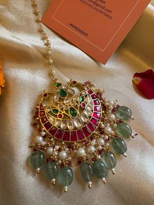 Gold ahalya colored maangtikka with passa 4