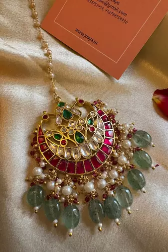 Gold ahalya colored maangtikka with passa