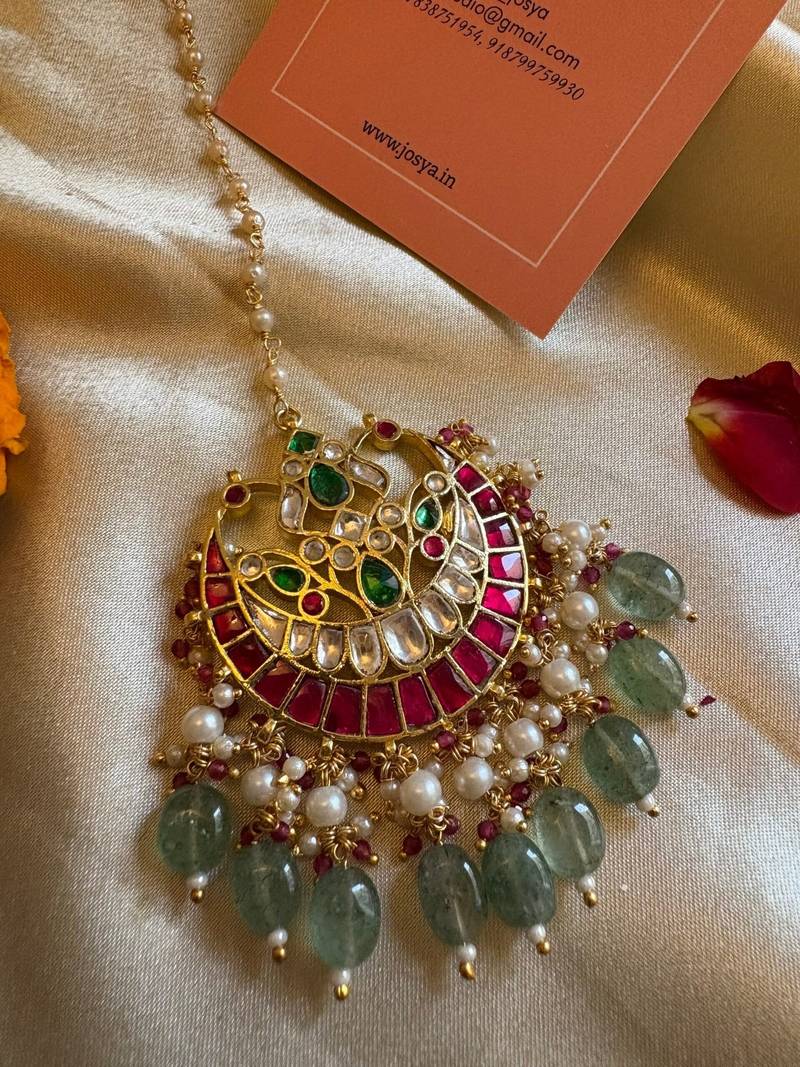 Gold ahalya colored maangtikka with passa