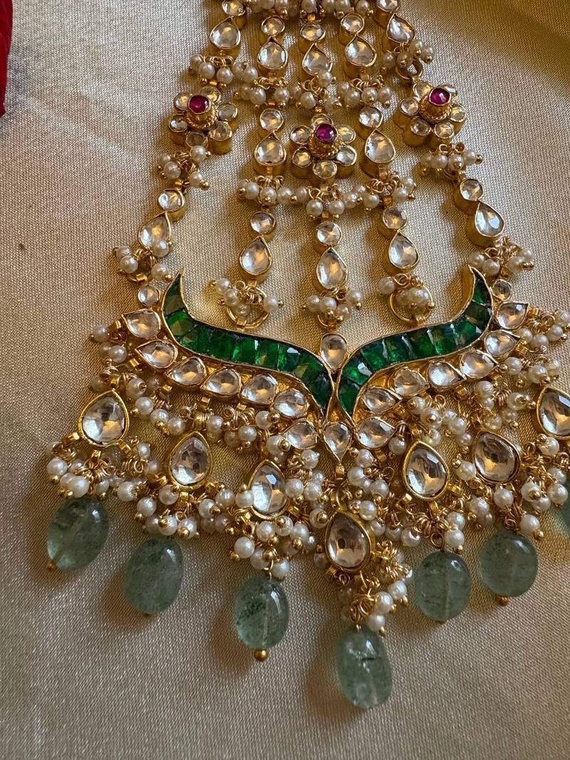 Gold ahalya colored maangtikka with passa
