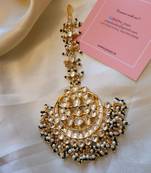 Gold chandrika kundan maangtikka